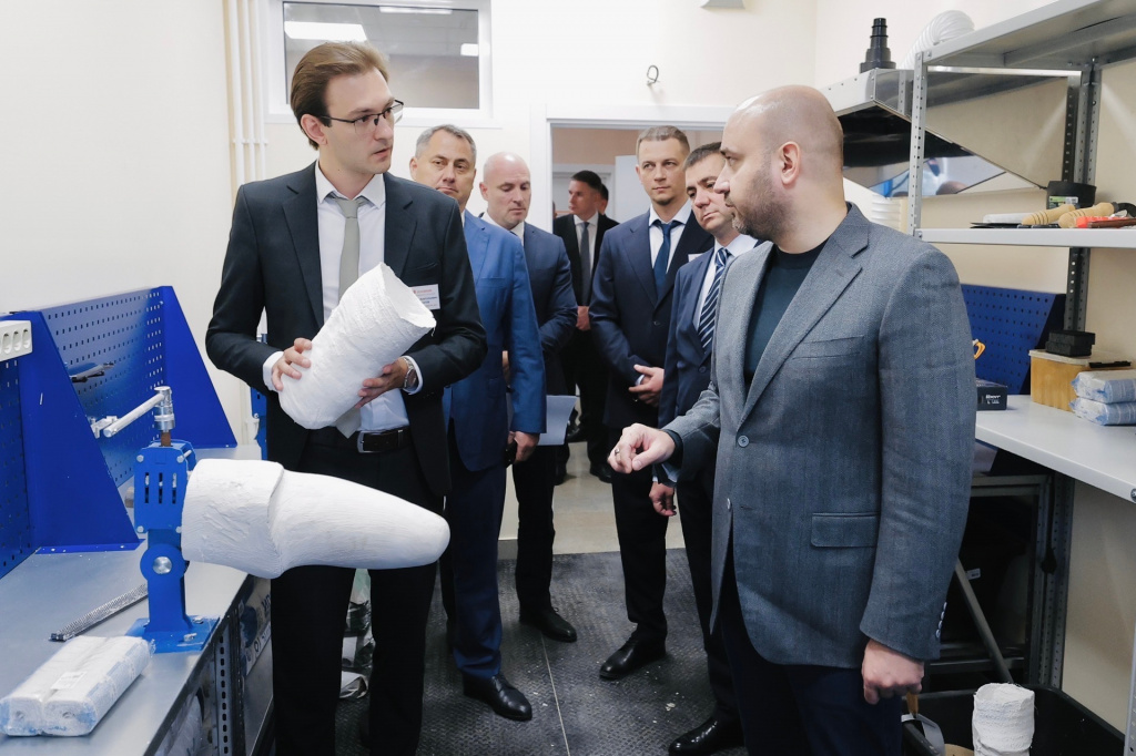 Открытие центра протезирования конечностей «Основание»